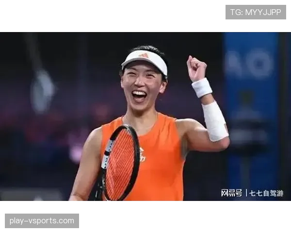 王欣瑜赛后从更衣室拎出来那包也太亮了，我怀疑她随手带了整家商场